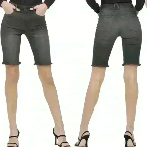 𝅺GOOD American Shorts Raw Hem Bermuda Jean Shorts in Black219 Size 00/24 - Picture 1 of 9